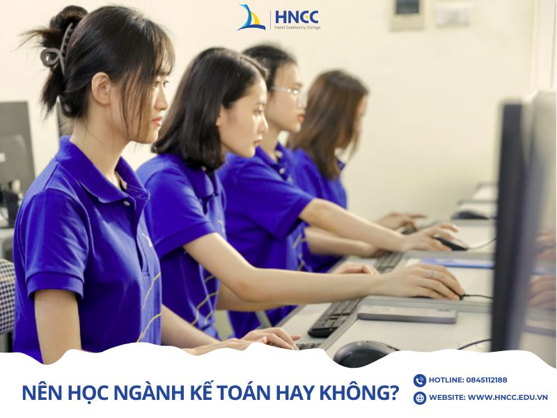 Năm 2024 có nên học kế toán không